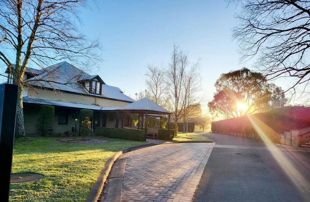 Briars Country Lodge Bowral Exterior photo