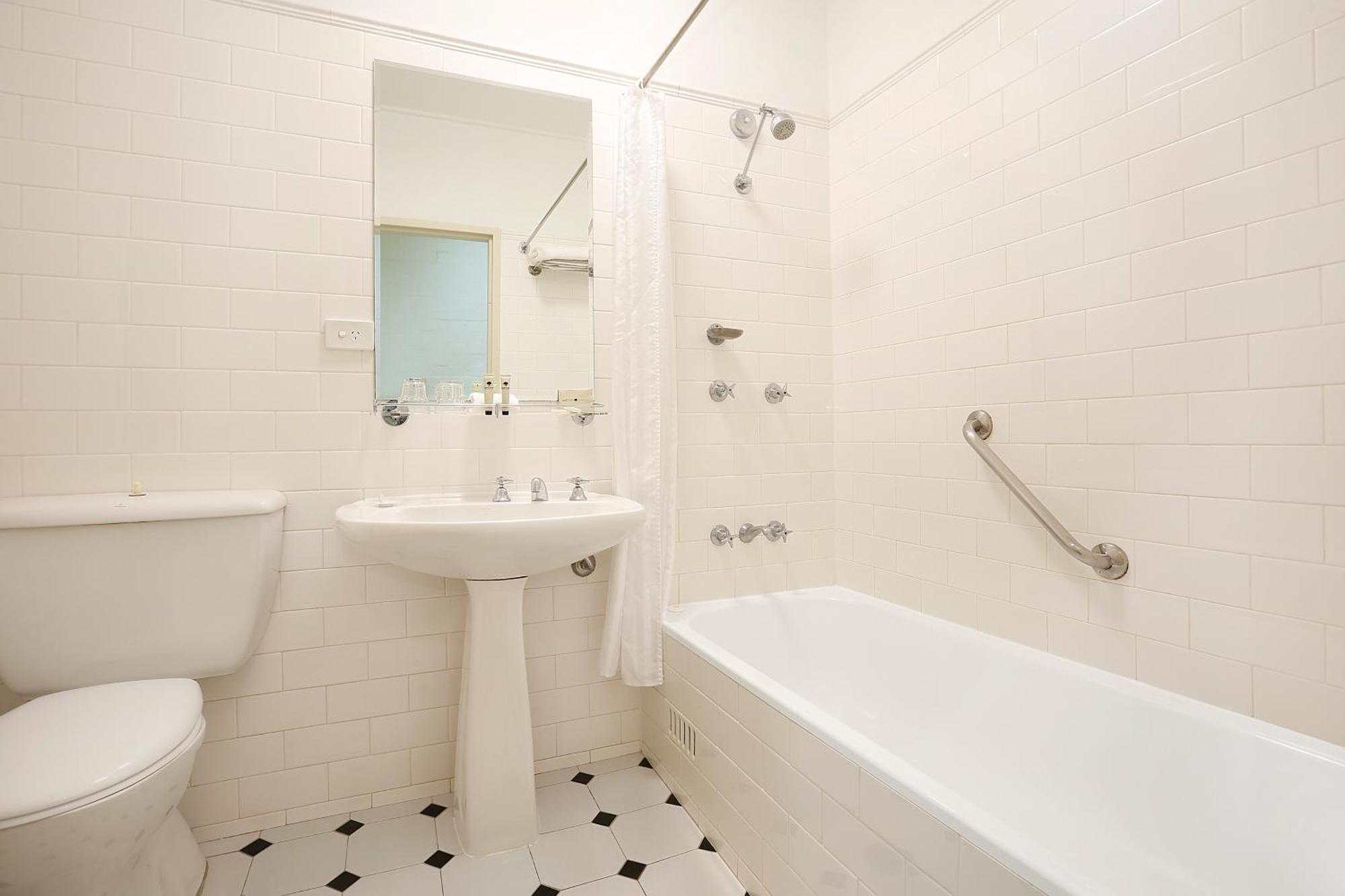Briars Country Lodge Bowral Room photo
